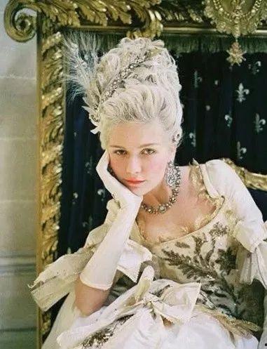 绝代艳后电影在线观看,宫廷权谋与爱恨交织的华丽人生  第1张